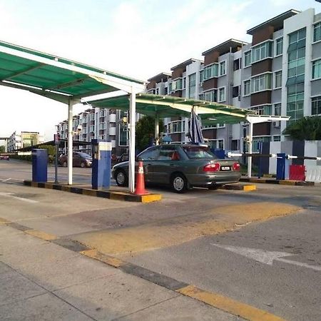 Cybercity Ph1 Near Kkia By Family Homestay Donggongon Eksteriør billede